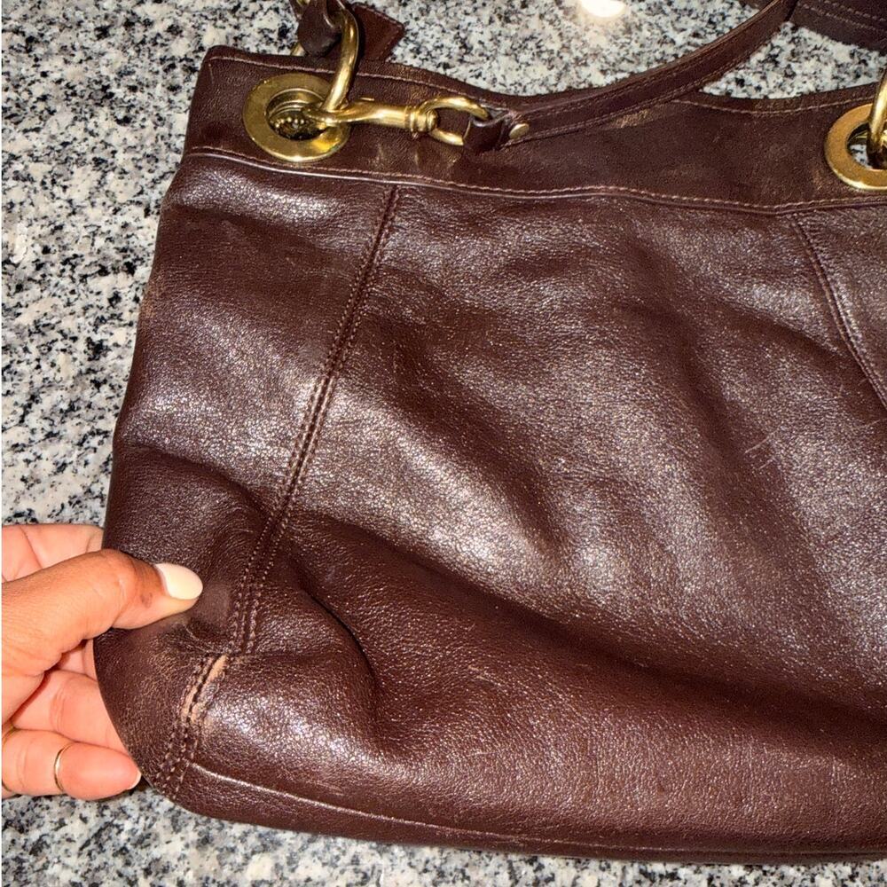 Chic Coach Dark Brown Leather Shoulder Bag - Picture 3 of 10